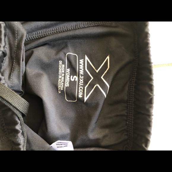 2XU compression tights - Picture 3 of 3